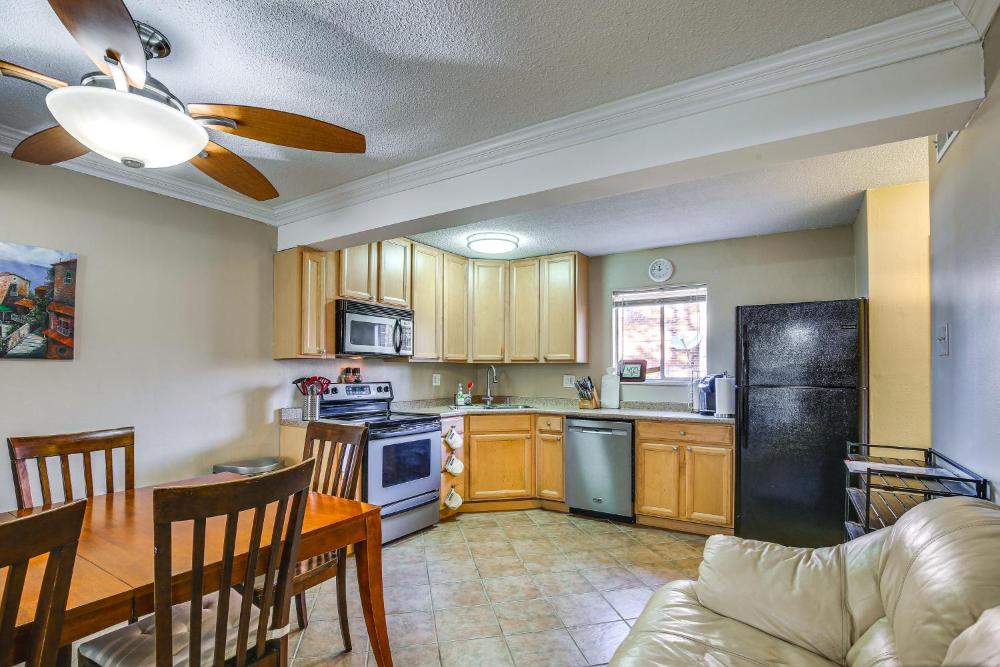 St Ann Townhome Less Than 1 Mi to International Airport!